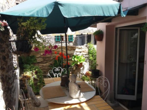 Hotels in Isolabona